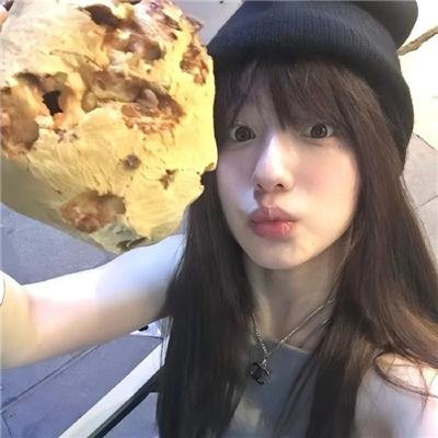 爱长颈鹿的女人 海报